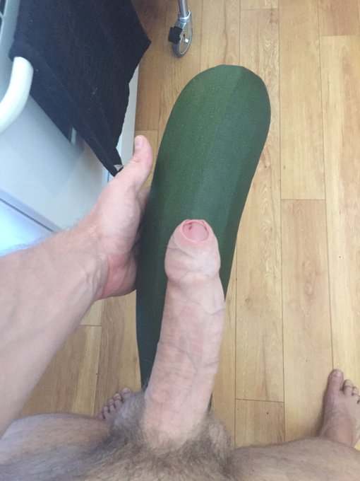 I've been this hard all day. RT if you'd let me slide in to you 😛 https://t.co/ss5tR9f8D4