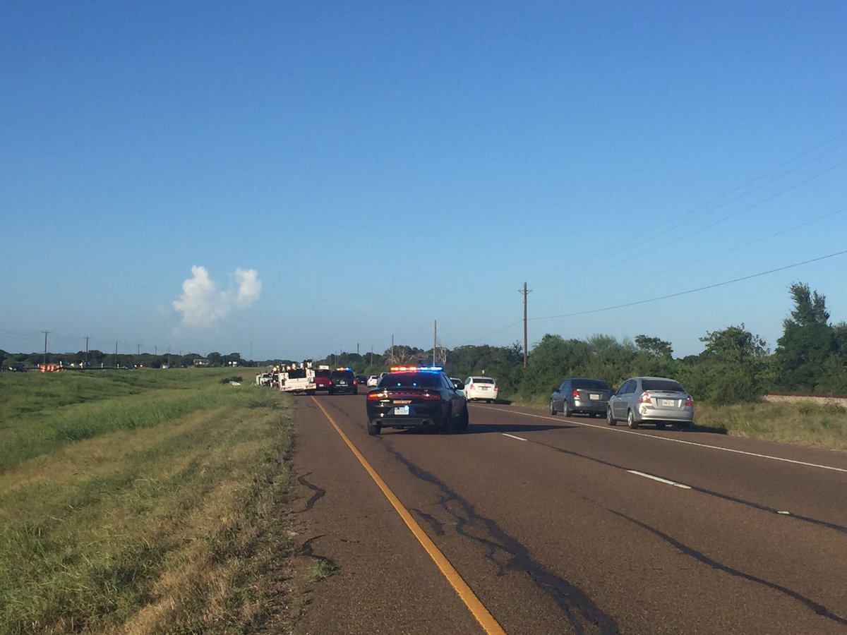 savannahkblake's tweet photo. @Vicadvocate traffic jam about 16 miles outside of Edna from car accident in the left lane. https://t.co/yP5HUinVZy