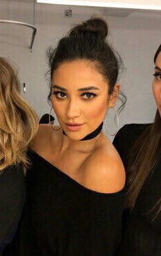 ShayMitchellCQ's tweet photo. #SamParty round 2💓 https://t.co/94iK4CHCBQ