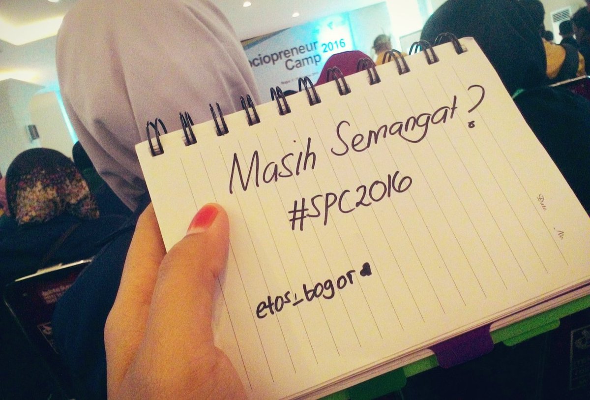 ainun_sinta's tweet photo. Ciye yang lagi ikutan spc masih semangat ngga nih etoser ? #SPC2016 @beastudiDD @PendidikanDD @etosbogor @KompasTV https://t.co/0x6VTUYgOu