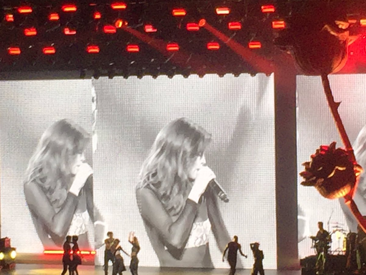 AI__selenator's tweet photo. #SelenatorRT🙋
#Selena好きな人RT💋
#RevivalTour行った人RT🌹
#洋楽好きな人RT🎤
#RTした人全員フォローする
🚨関係なさそうな人はフォローしません🙏😅 https://t.co/tK4EEt0lsh