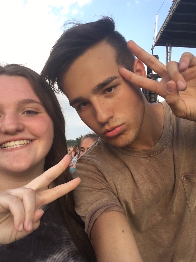JacobBeaOnline's tweet photo. Jacob with @BeegleCamryn today https://t.co/UllOQG42Go