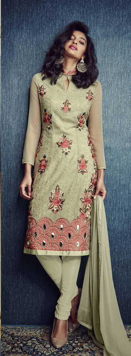 oyelook's tweet photo. Grab It Here : https://t.co/8M0NFiBi86
#GetyourLook #SalwarKameez #SalwarSuit #Ethnic #indianStyle #Wedding #shop https://t.co/pYcb34yex2