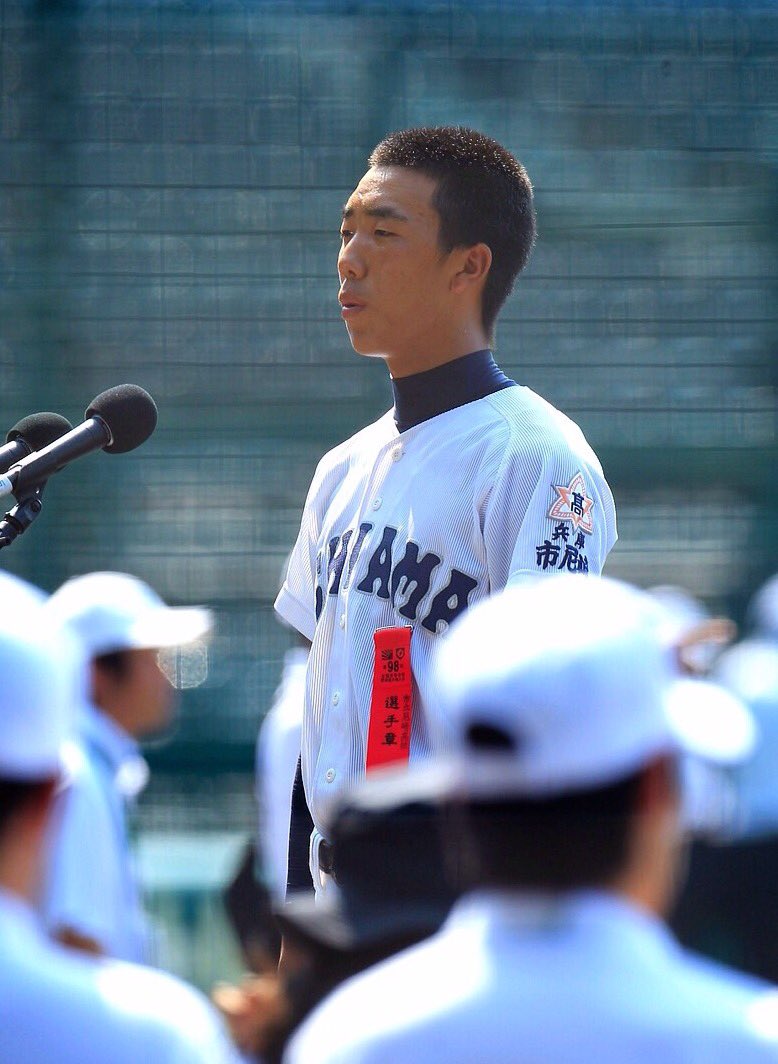 koshien89's tweet photo. 開会式リハーサル・市尼崎の前田大輝主将による選手宣誓。 https://t.co/gUER3uw0Vt
