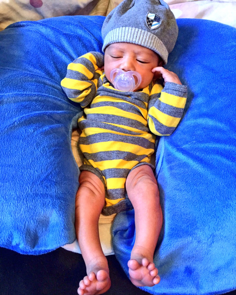 KC_daily's tweet photo. Taking a moment 😍 my little #CollinWayne ❤️ https://t.co/xk7GQOwiXK