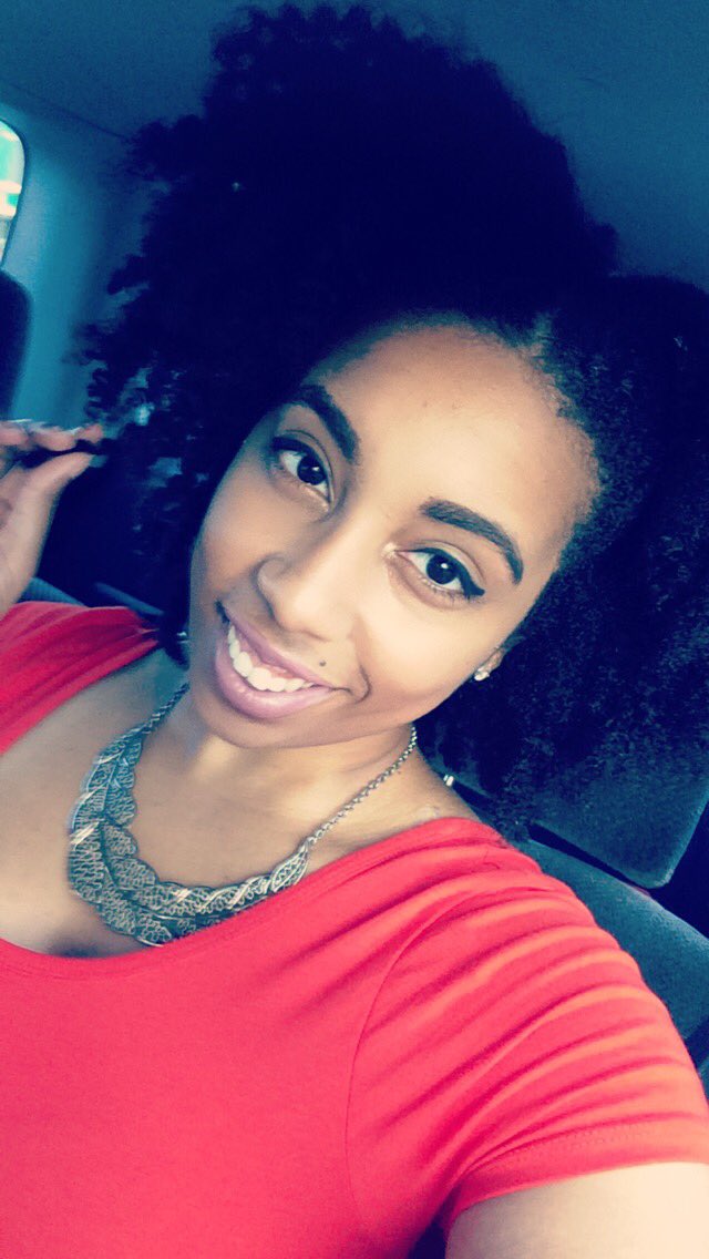 LucilleBatiste_'s tweet photo. 2nd day hair #Froflow tried to post this yesterday π https://t.co/imaFYvygSM
