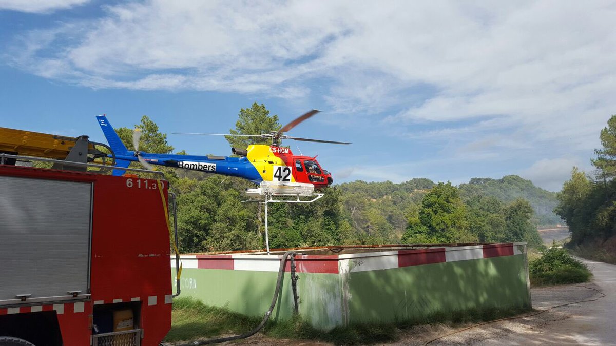 Bomberssarral's tweet photo. Algunes imatges del #IFPontils. Avui seguim treballant @bomberscat https://t.co/GoCM61ku87