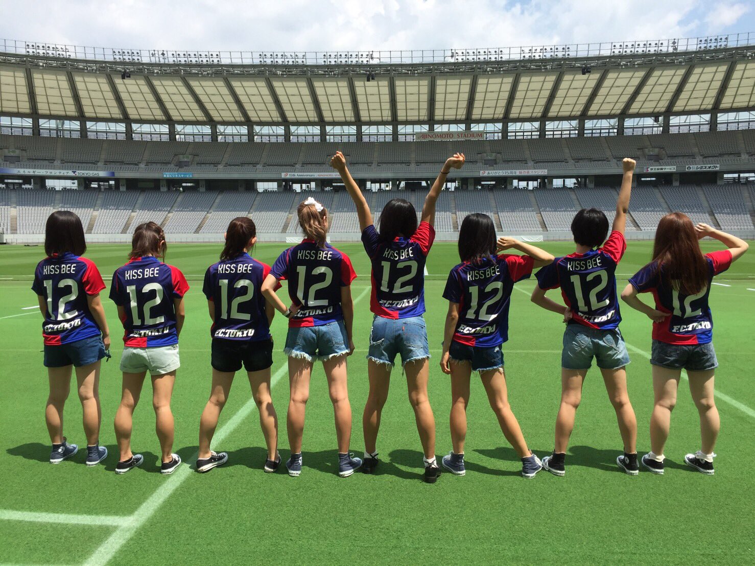 Kissbee Official 味の素スタジアムなう こんな最高の天気と綺麗な芝の上で試合ができるなんて幸せです 必殺技のヘディングは炸裂するのか 確実に勝ち点3を取りに行きますよ キックオフが待ちきれない 皆さんスタジアムでお待ちしてます