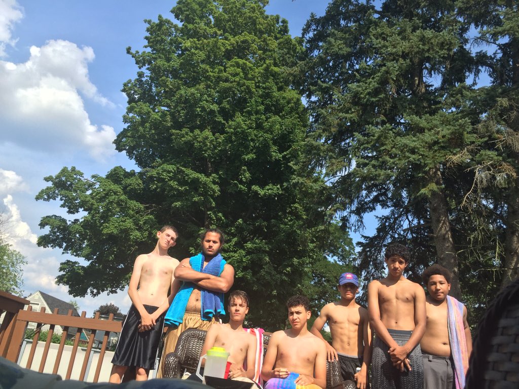 pfa199's tweet image. we keep it lit (summer '16)