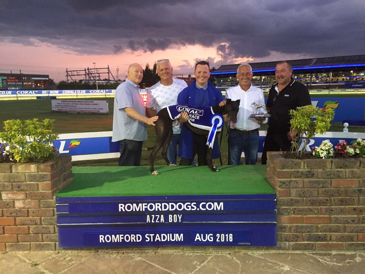 TonyPurcell6's tweet photo. Good night Romford https://t.co/UDaRACmlaT