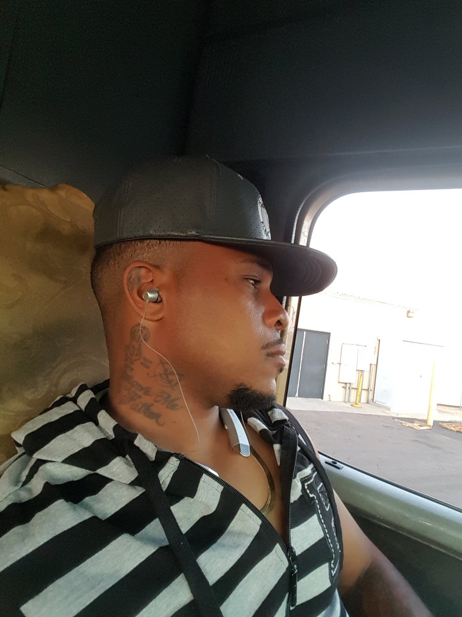 therealoowee's tweet photo. https://t.co/TfjcjfJ5hc