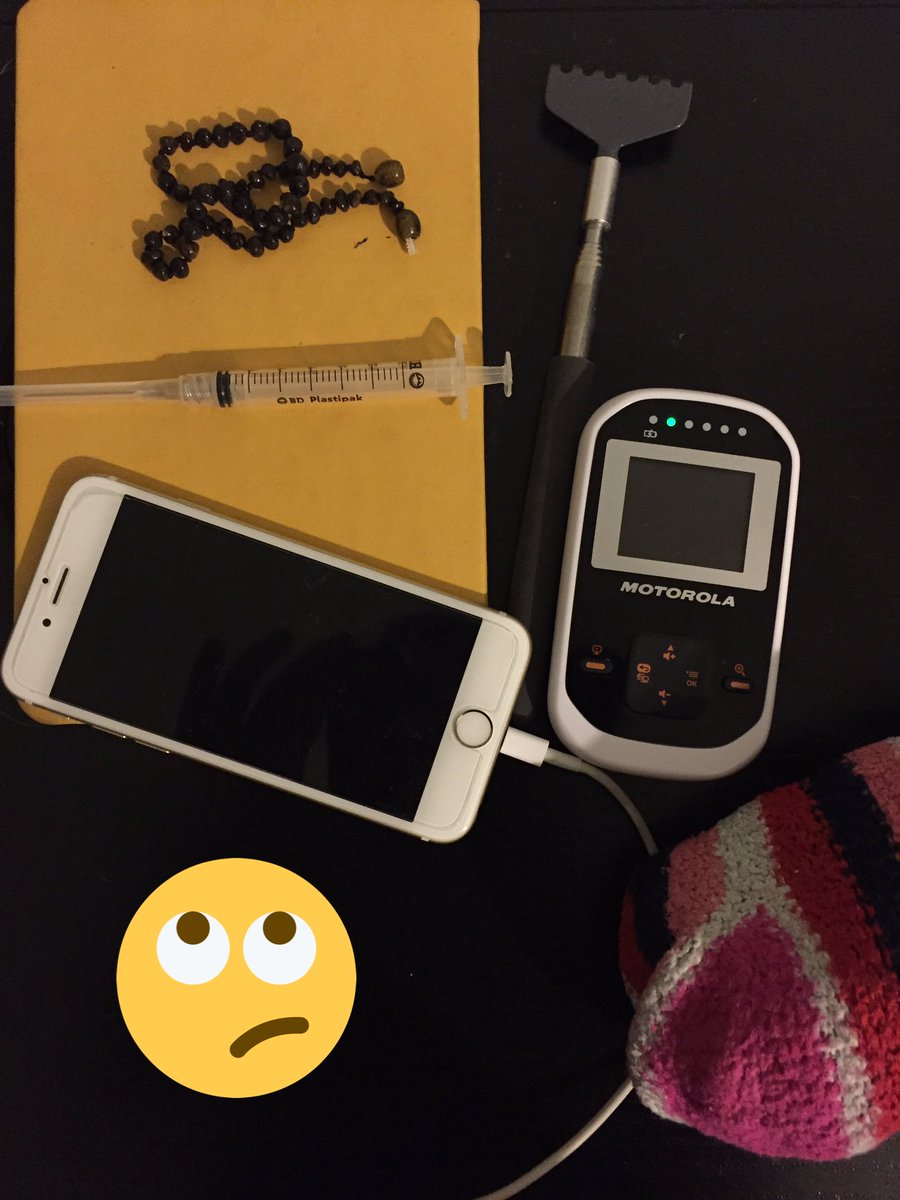 EseCoy's tweet photo. Kit para dormir de mi esposa.... Para que la jeringa @RadioWera !?!? https://t.co/SMqifnYUsU