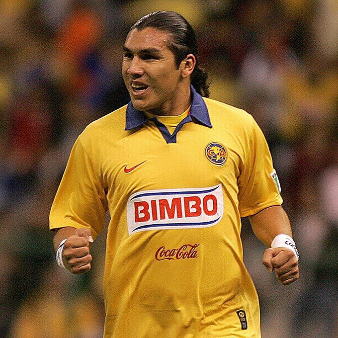 CFAmerica16CA's tweet photo. Hoy fue cumpleaños, del que para mí ha sido el mejor delantero que ha tenido el club, nuestro mariscal! #Chava10 https://t.co/oaFJRf4Grv