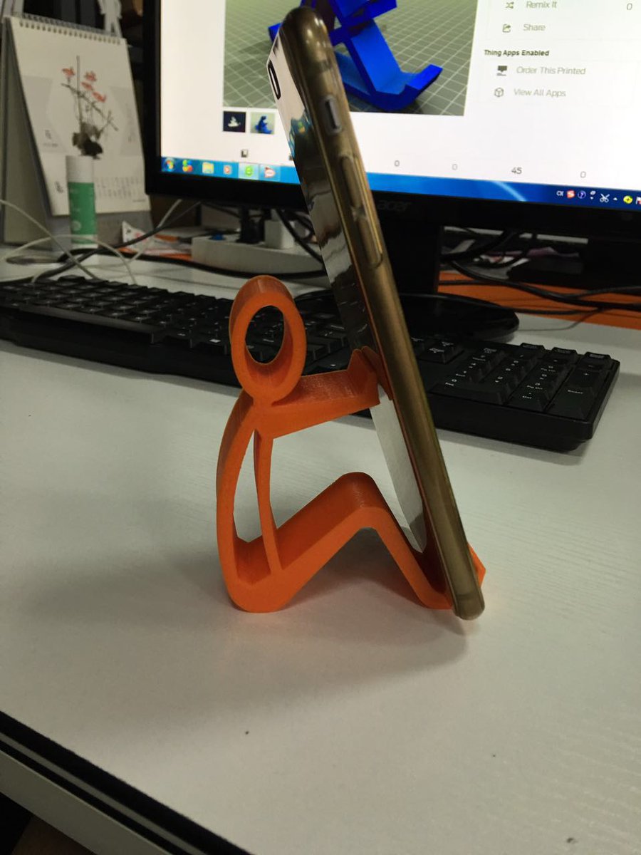 renren3d's tweet photo. It's a nice try,I just made it by 3D printer @renren3d machine.It will very convenient to watch movies in phone! https://t.co/p4X7GRCZwG