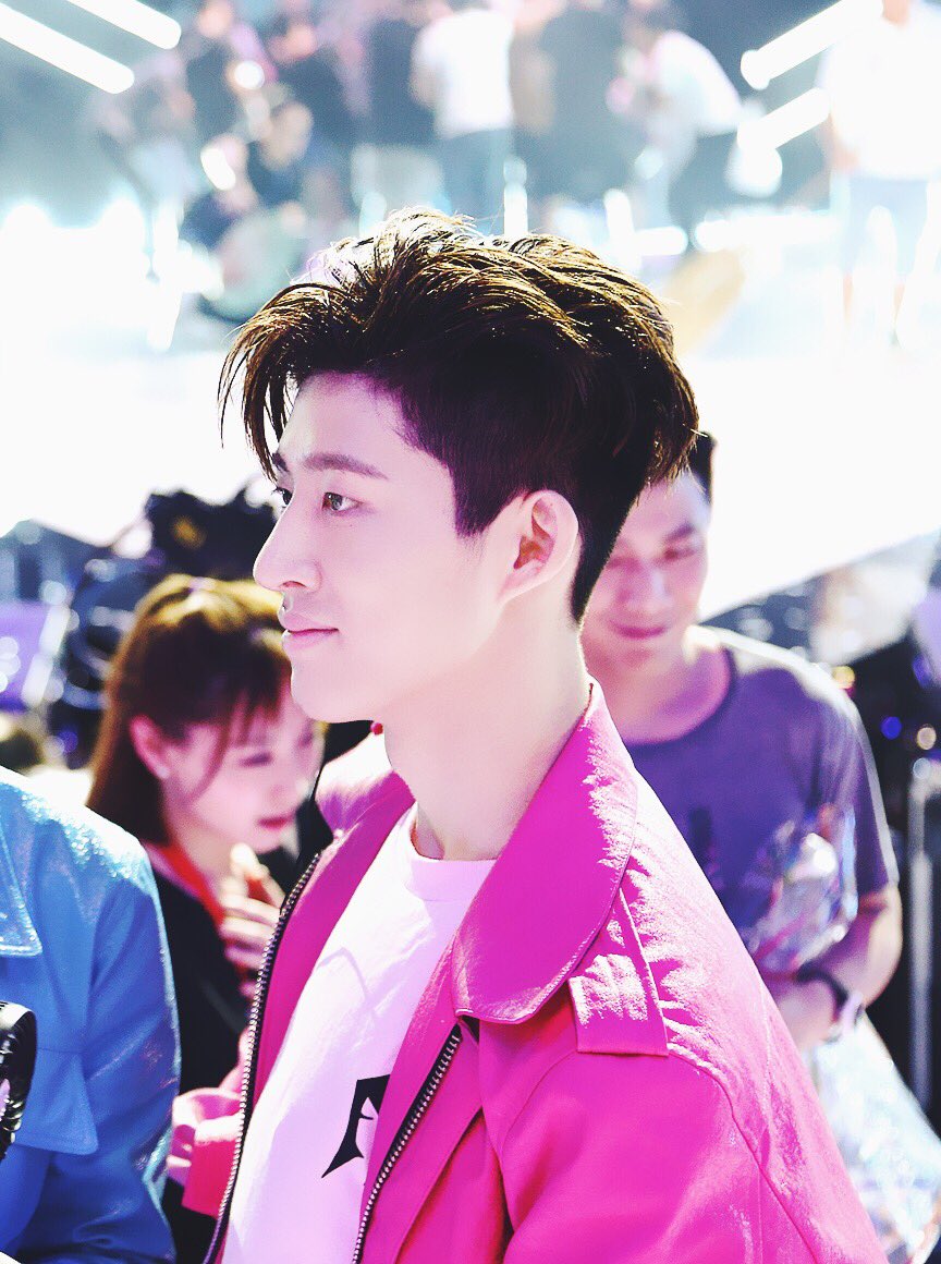 mickeybi1022's tweet photo. 😚😚😚 https://t.co/H7kd5DOOvH