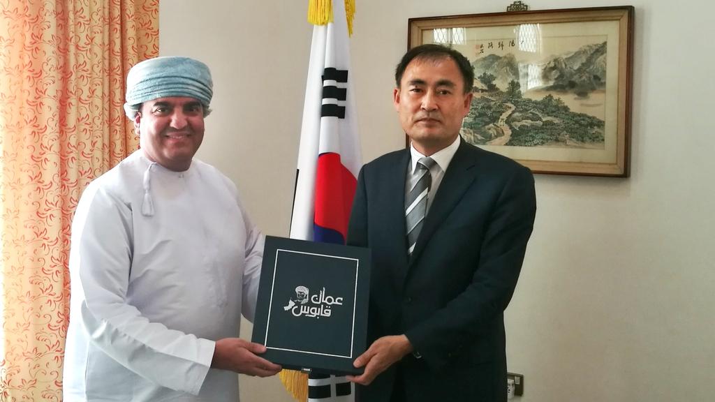 ONN_1's tweet image. الموقع الأول لزعيم دولة يتحدث بـ 30 لغة - #عمان_قابوس يدشن لغات البولندية اليونانية الدنماركية الفيتنامية الرومانية.