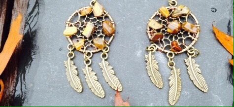 DavinaBaynes's tweet photo. I'm back! How do you like these Tiger's Eye wired earrings? PM for details #dreamcatchers #earrings #pretties https://t.co/gsZ7qfmDVa