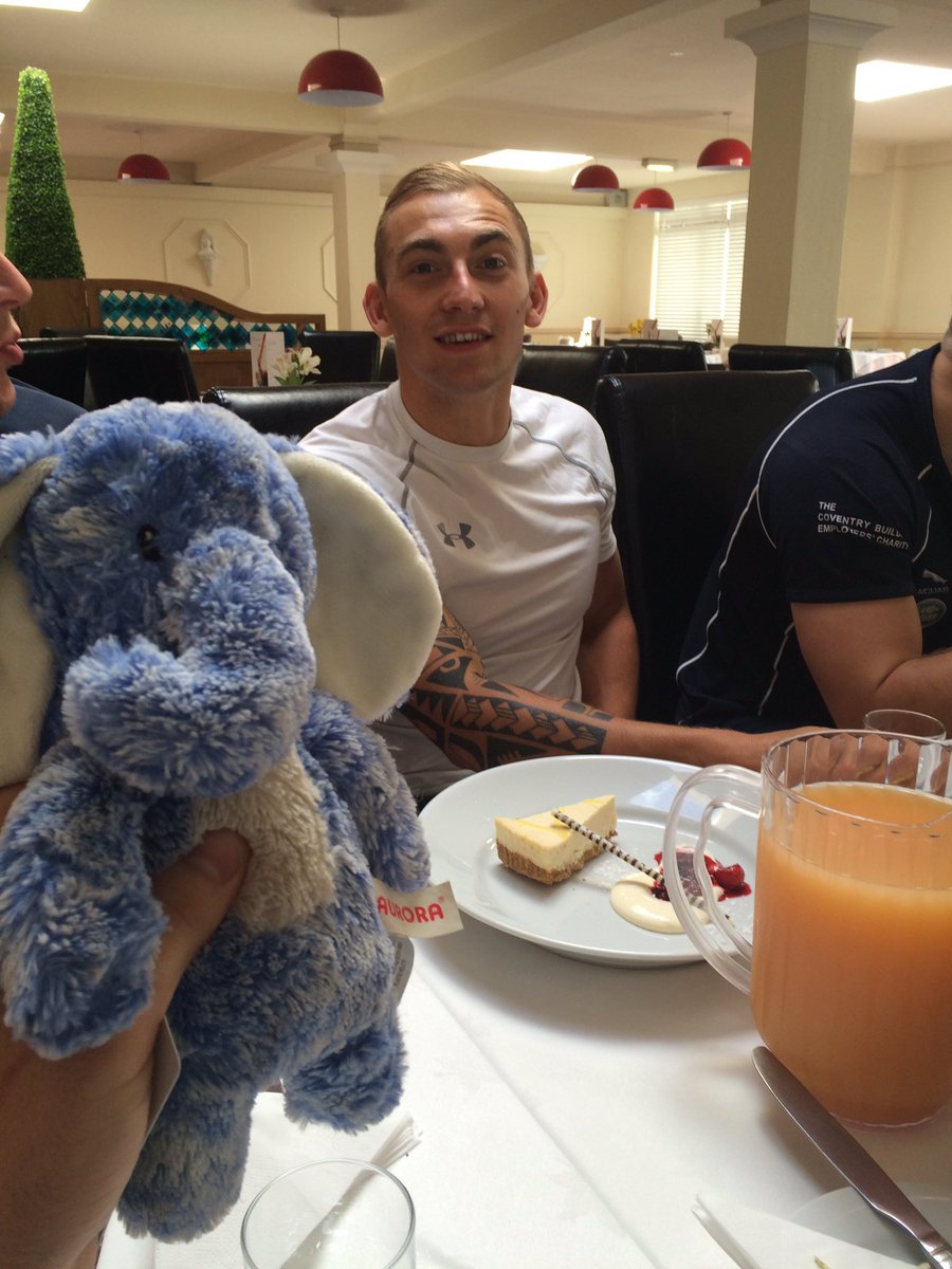 SamHarry24's tweet image. Pre match nutrition with @rundle44 ft nelly @CoventryRugby