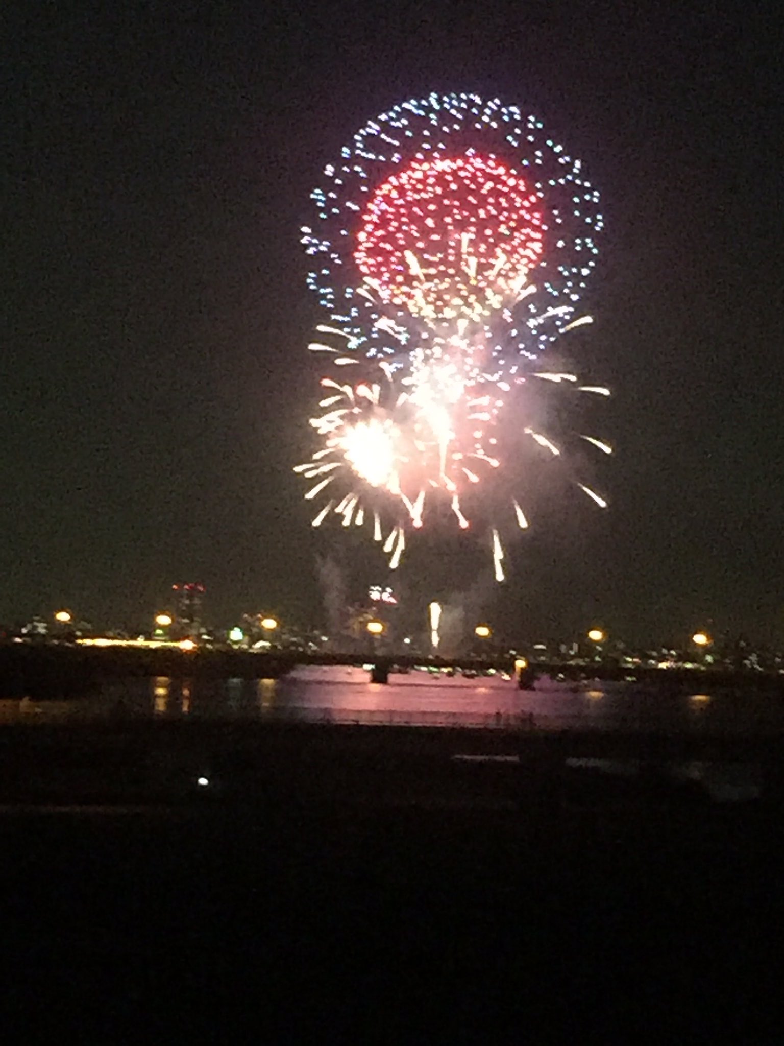 ハギワラエイイチ Bigbody 江戸川花火大会 行徳橋の欄干から観ていますが 江戸川 松戸 幕張他計5カ所がしっかりと観れてお得感あり T Co Gq5nh5xgf3 Twitter