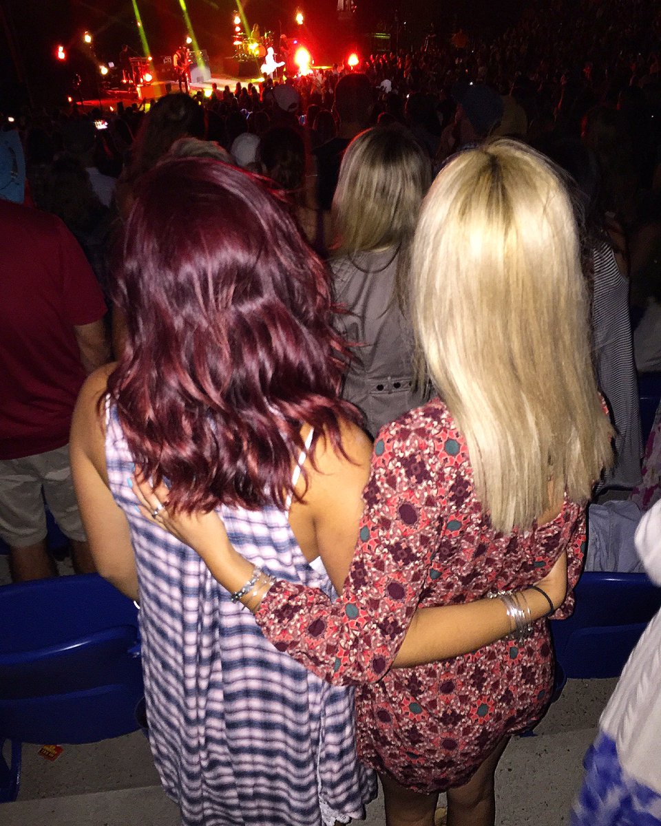 kryss_palomares's tweet photo. Father daughter date tonight at the Hunter Hayes concert❤️ #hewasamazing #wearedrunk lol https://t.co/23RoGanIDz
