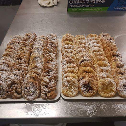 One of the great things about being a Wedding Planner is that I get to collaborate witm my amazing pastry chef bf