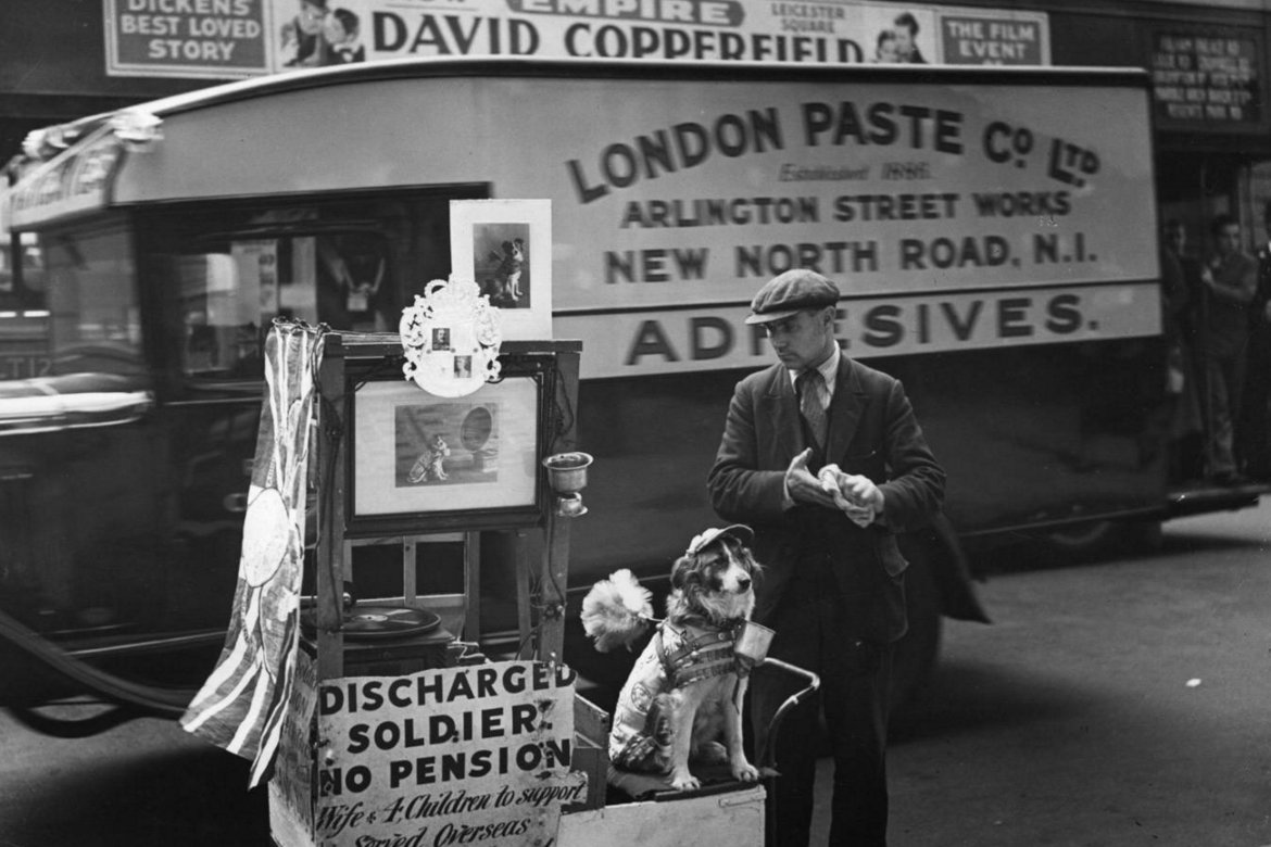 standardnews's tweet photo. 29 fascinating photographs show Camden life over the past century https://t.co/LLMK9o5CbL https://t.co/IaaovBtfxD