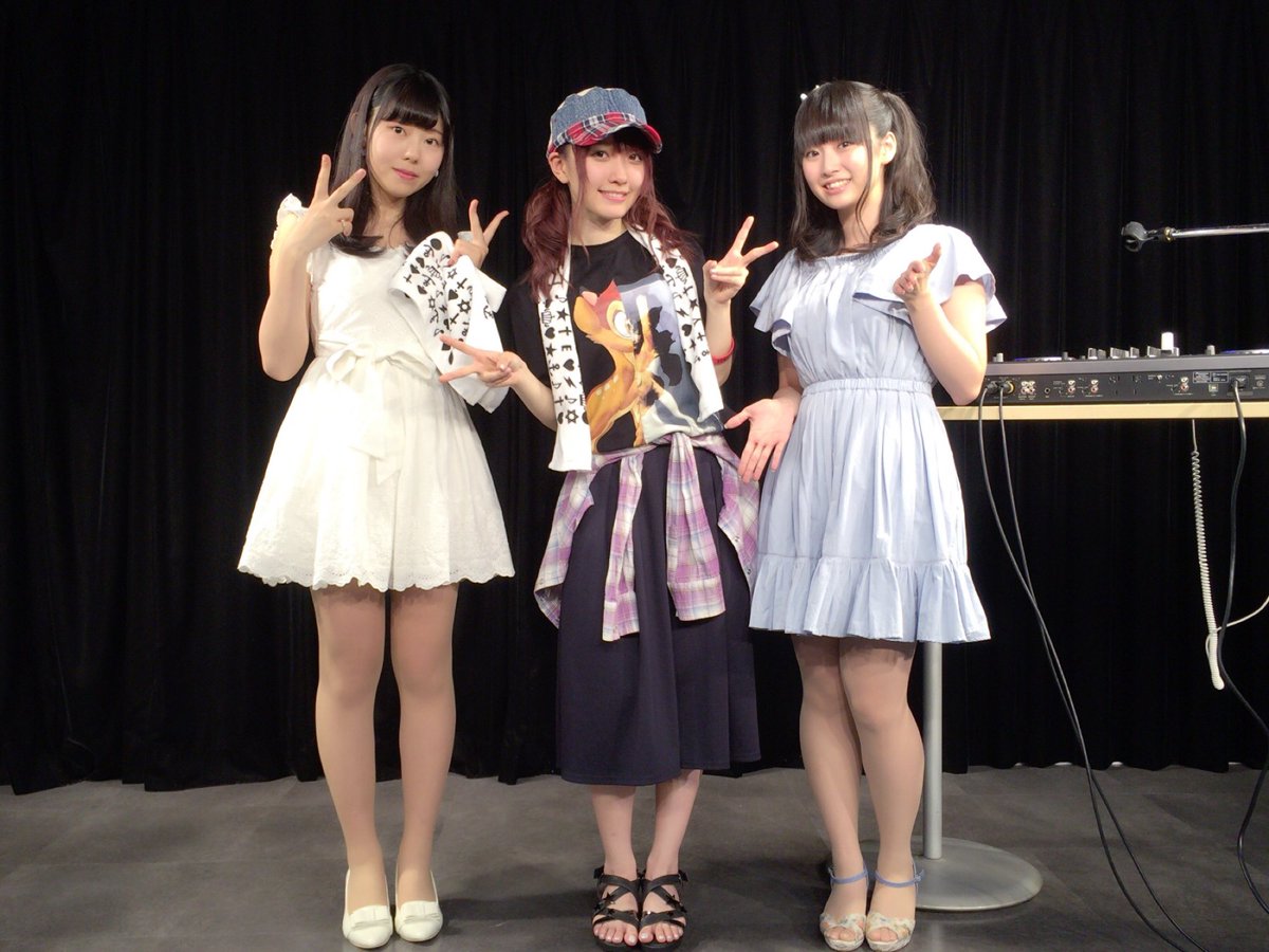 花守ゆみり はぴゆり なつやすみ わちゃわちゃdjたいむ にお邪魔させていただきました 舞台裏でずっとライトを振り回してました ー ありがとうございました