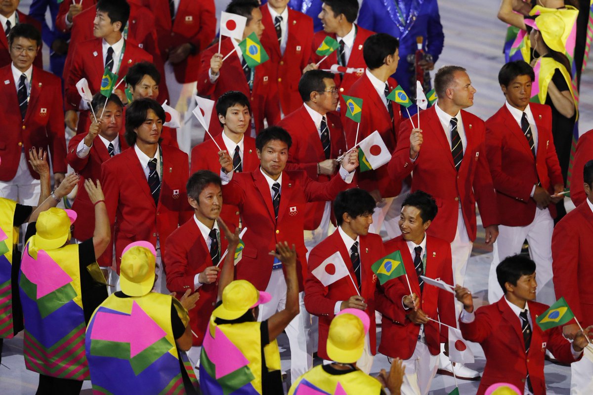 日本オリンピック委員会 Joc リオデジャネイロオリンピックが開幕 5日の開会式では右代啓祐旗手を先頭に 日本代表選手団が笑顔で入場行進しました がんばれニッポン Rio16 Olympicgames