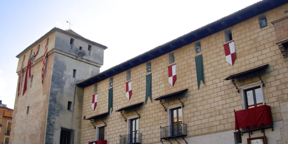 copealcoy's tweet photo. 'Els Comptes' abren la Semana Festera en #Cocentaina https://t.co/2nat8Cba05 @mireia_estepa https://t.co/qCWBl0cHVp