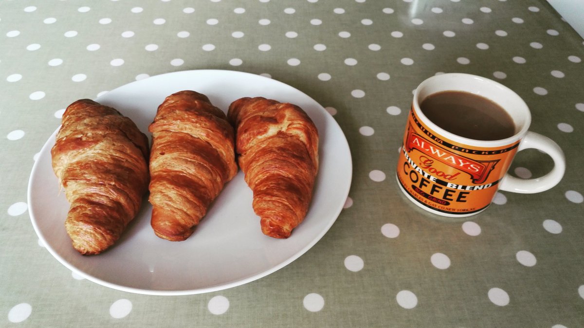 onemansmidlife's tweet photo. #breakfast #coffee #croissants #millicano @KencoCup #southport https://t.co/zd4qPHa1kR