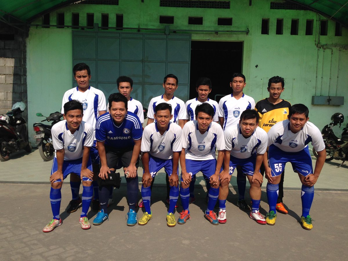 CISCkediri_'s tweet photo. Kuy! Futsal bareng #CISCkediri at classic futsal | 16.00 - Till end | Jersey chelsea | HTM: FREE | CP: 088219150589 https://t.co/JmPsHXo95w