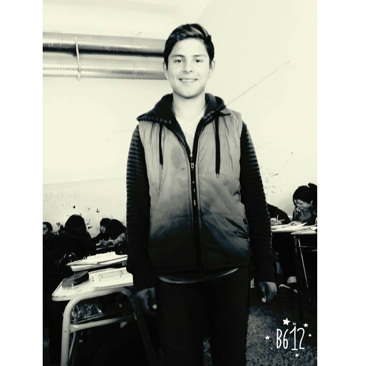AlanEstebanZ09's tweet photo. "Que te diga que te quiere enfrente de sus amigos, enamora."
#FoTho https://t.co/UyQrL7SKut