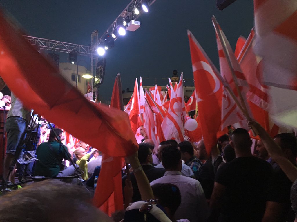 seherguraslan's tweet photo. Demokrasi mitingi https://t.co/QZFigP2OHM