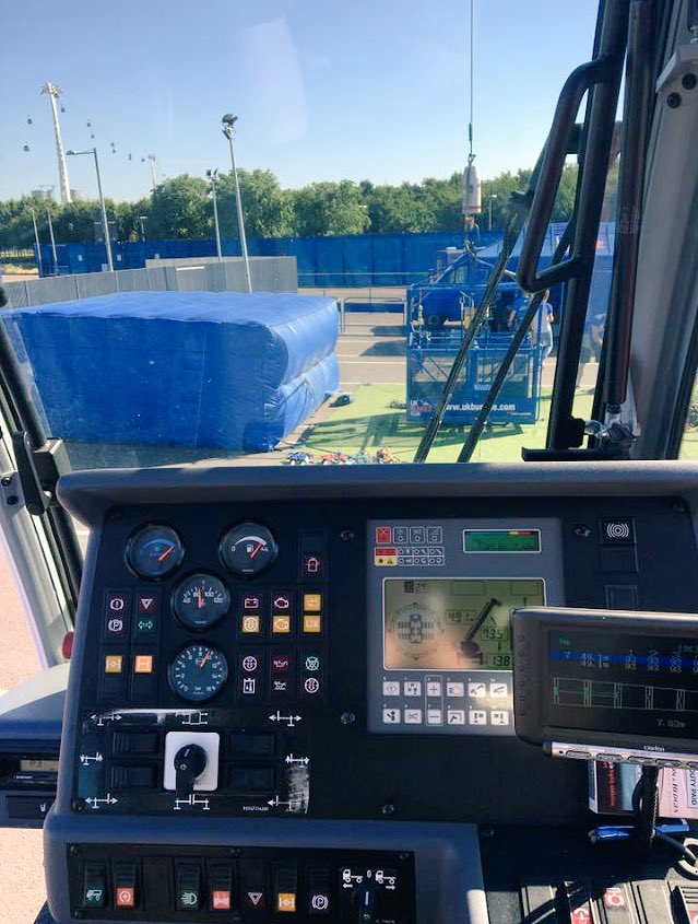 Our @TADANOFAUNGmbH 70te mobile crane getting ready for a weekend of bungee jumpers <a href="/TheO2/">The O2</a> #TeamCityLifting @BBPIntl