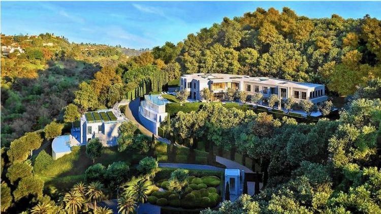 Domaincomau's tweet photo. The world's most expensive homes on the market right now https://t.co/7A7oXyw2Wg https://t.co/knA2YJ8o7Q