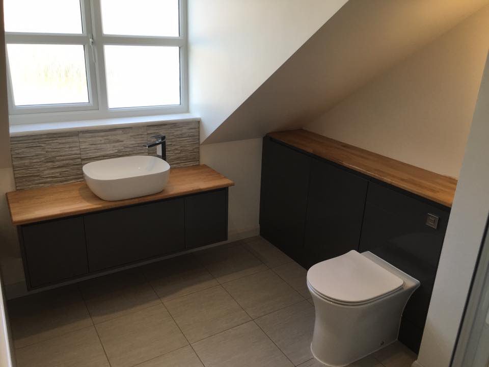 IdealBJS's tweet photo. Completed bathroom for a previous job in Oadby #tradesmen #joinery #internalworks https://t.co/31WcS5bFMC