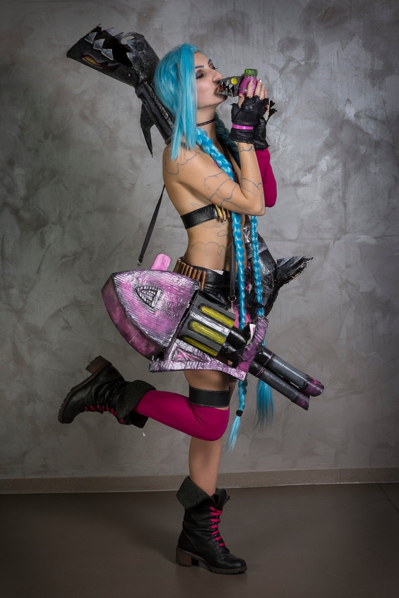 MartyNovotna's tweet photo. #Jinx (#LeagueofLegends)
#Cosplay by #MartyNovotna
#FB page: https://t.co/HQzZyDoDhz   
#game #lol https://t.co/y9U30mfjFj