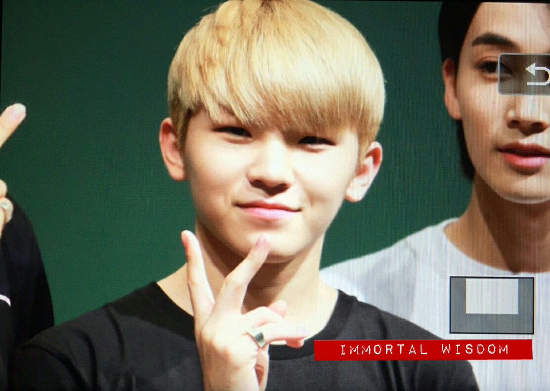 Adoring_SVT's tweet photo. [PREVIEW] 160806 #SEVENTEEN at Osaka Fansign - Woozi #세븐틴 #우지 [© Immortal Wisdom] https://t.co/U5fhwX4Y2U