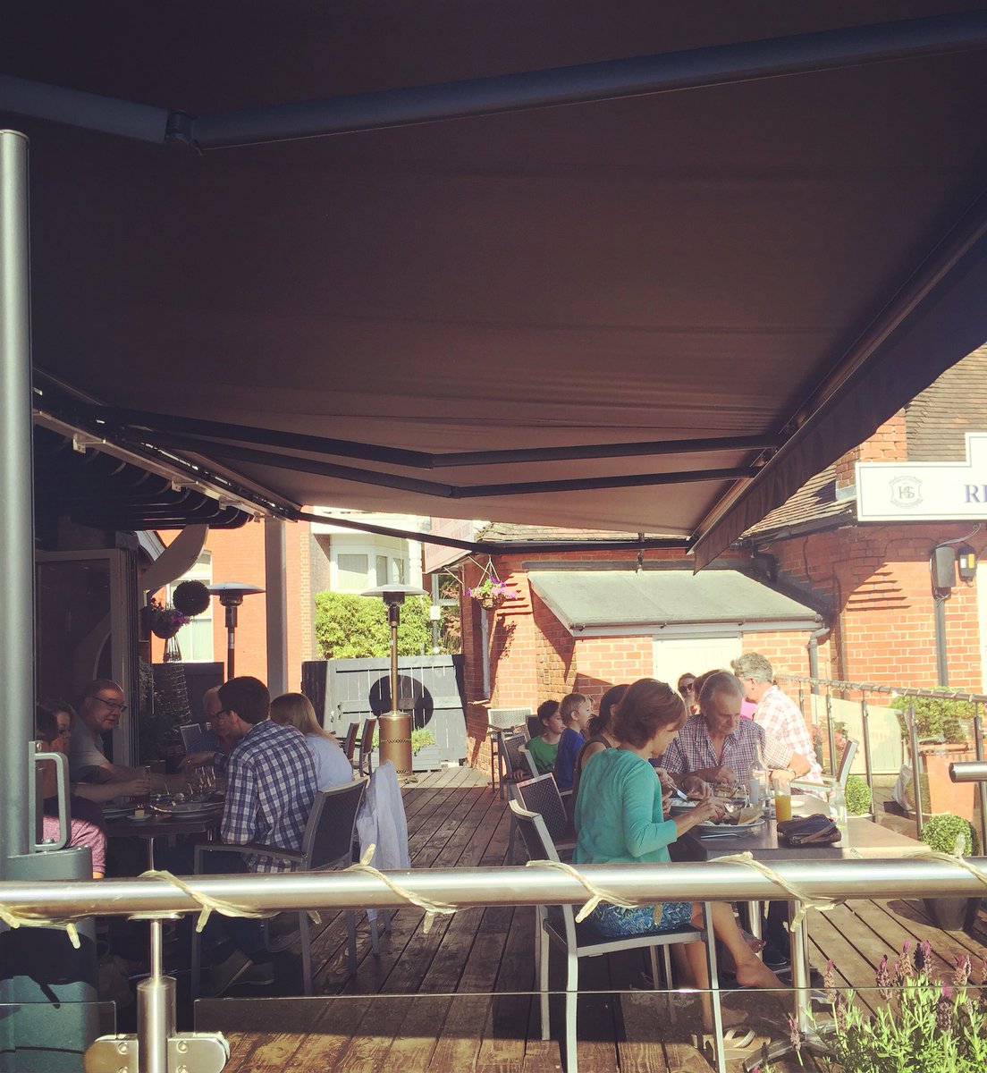 henleybistro's tweet photo. A busy start to the day! #breakfast #henley https://t.co/PrapJTOpcr