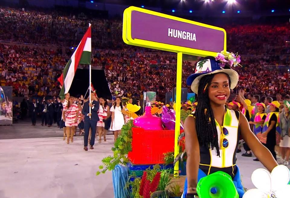 szobafestom's tweet photo. hajrá #rio 
#OpeningCeremony #RioOlympics2016 https://t.co/UAROZqmXdW