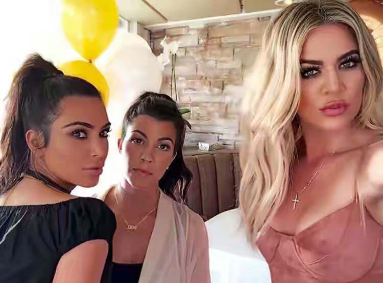#MagTrendz | #CosmeticCompany Files Forbidding Order Against Kardashian Sisters dlvr.it/Lz0sdV