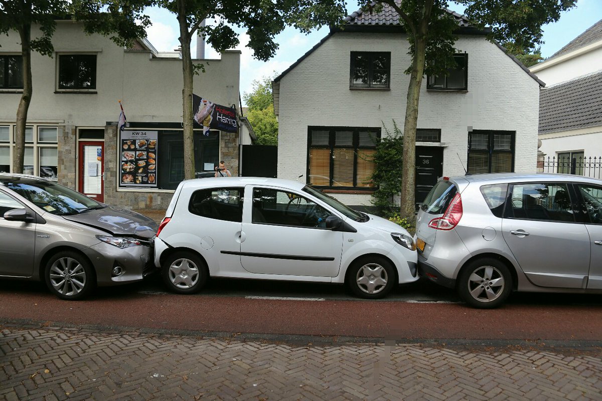 112bollenstreek.nl/uitruk/2016-08… ongeval meerdere auto's Rijnstraat Katwijk
