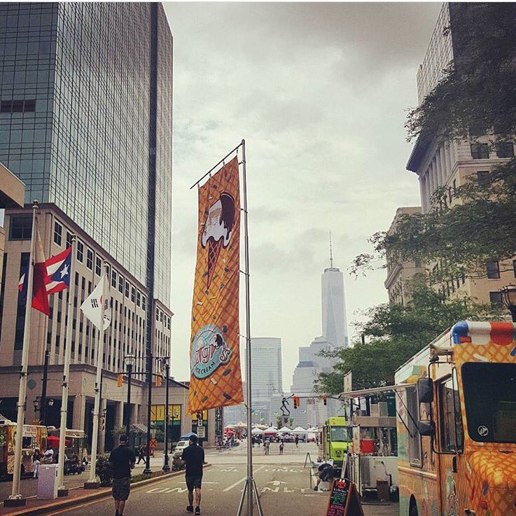 The Jersey City Rotary Club Food Truck Festival is officially open from now until 7P. Come get your #creamybuns !!