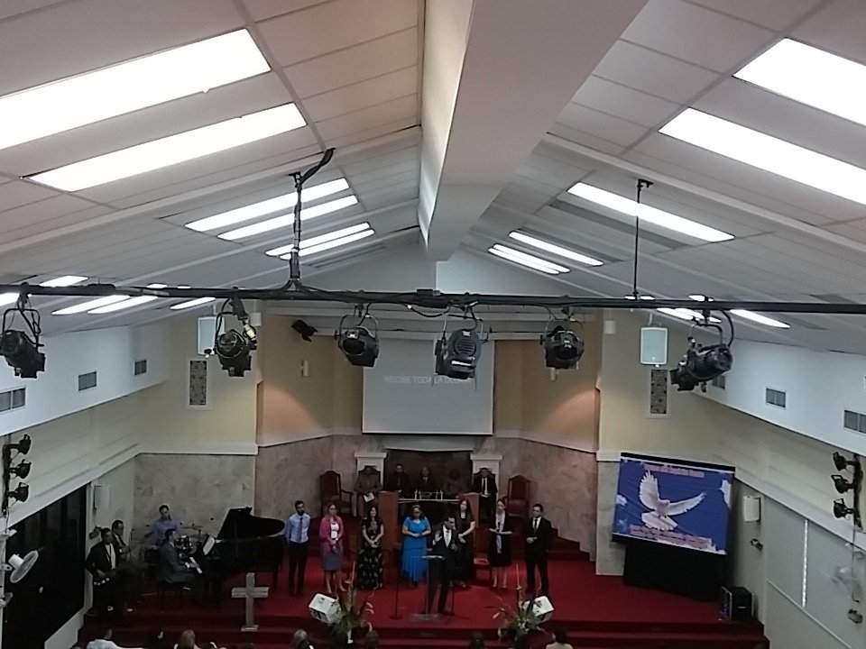 igl_rp's tweet photo. Grupo de alabanza en el momento de intercesion con el Pr. Cosme. https://t.co/A3d5ldG4gN