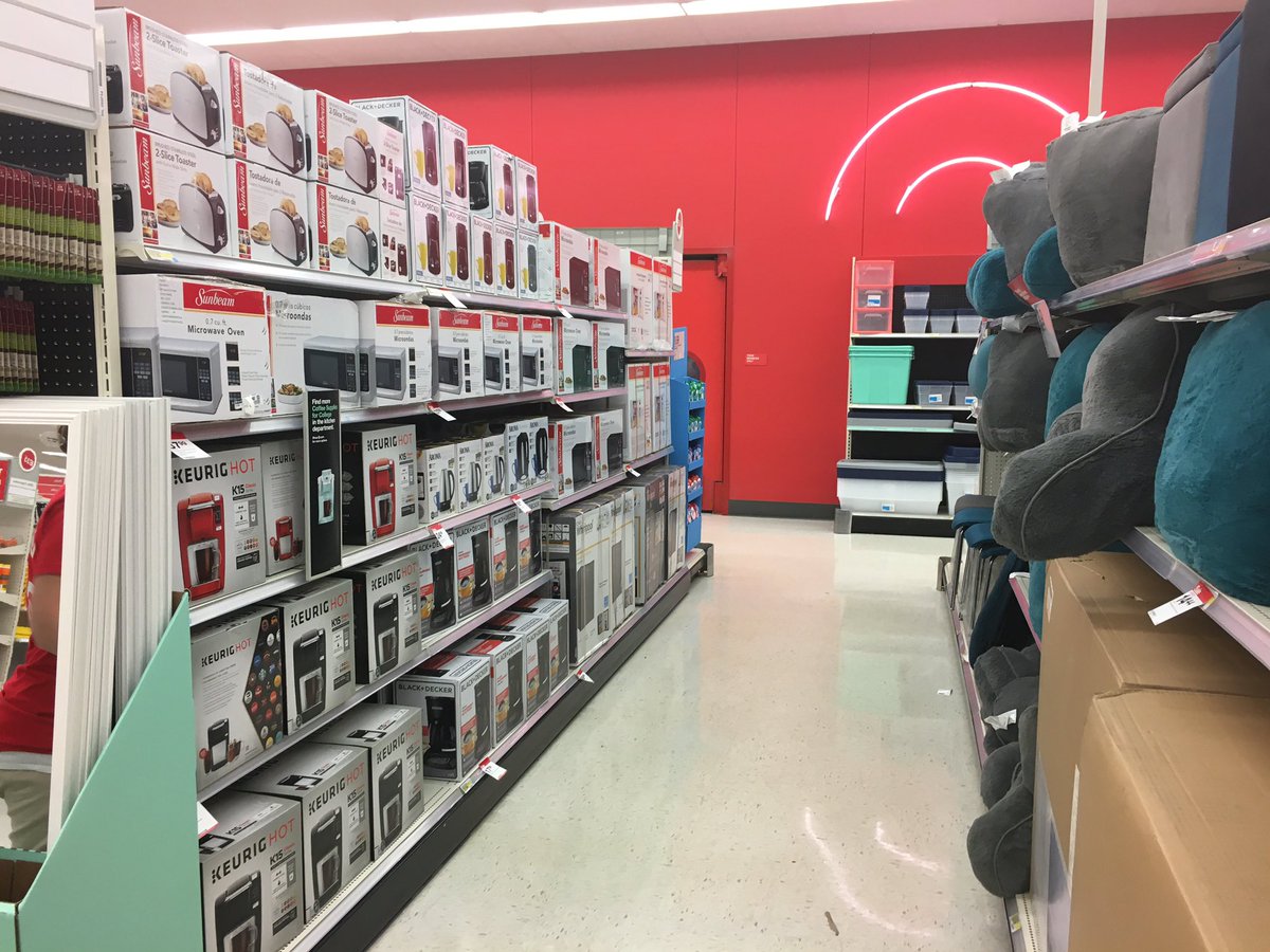 ElyseMeinert's tweet photo. Great Wall of PLUG. T0809 driving BTC sales! #bulkitup @domcolosimo @TGTScheuer @kristintilleson https://t.co/mDNu9ZrNVh