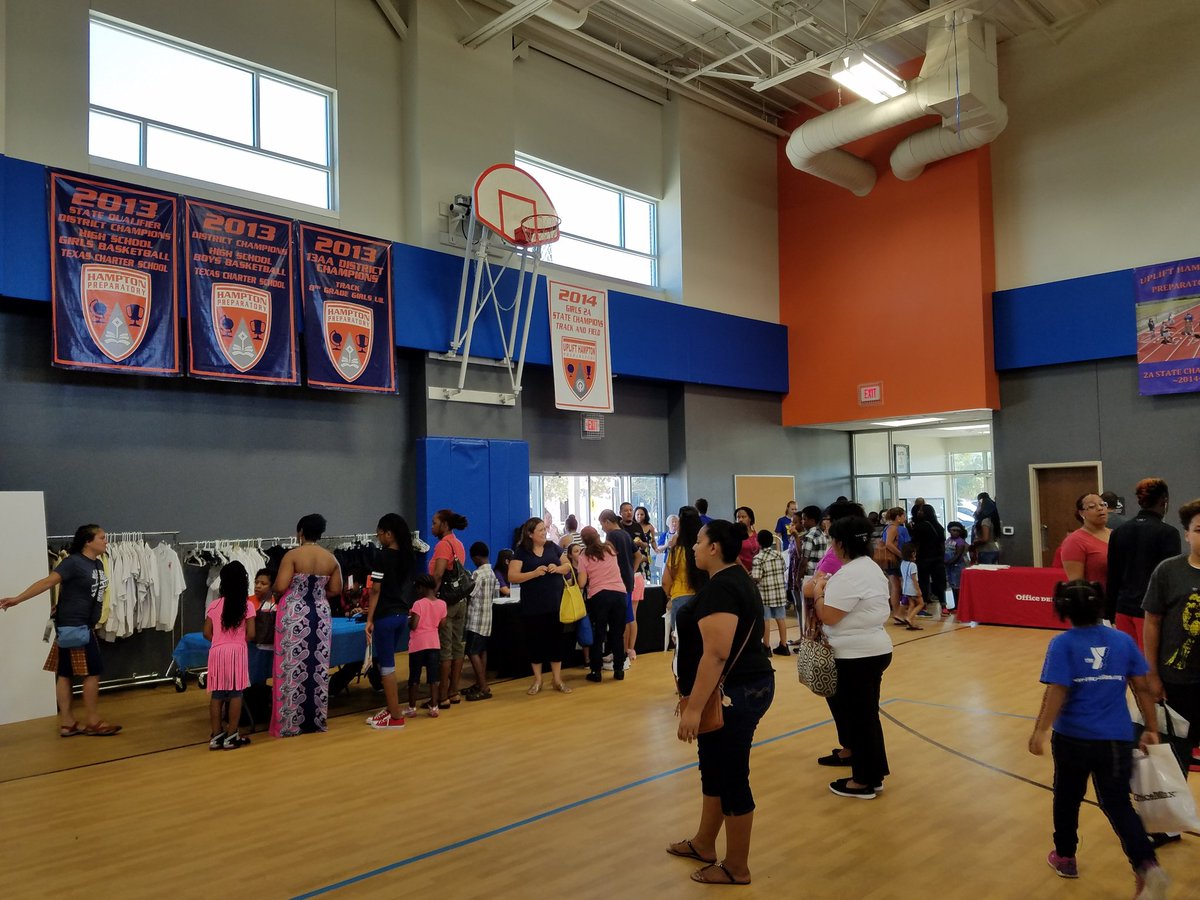 DPDCA's tweet photo. Families having #fun #excited  @UpliftEducation #HamptonPrep  #Southcentral Dallas https://t.co/1w6JrT1l89