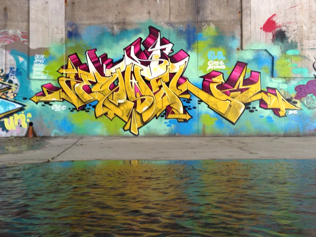 NocturnalArmy's tweet photo. #graffiti #spraypaint #toronto #EQWAL https://t.co/4W4iyMqXnG