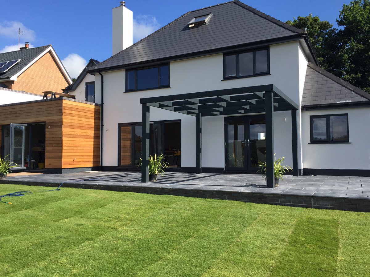 KnightleyHomes's tweet photo. Time for planting, 100+ shrubs &amp; trees to frame the stunning view. #gardenenvy #littlehaywood #houseforsale https://t.co/bbricZPKXO