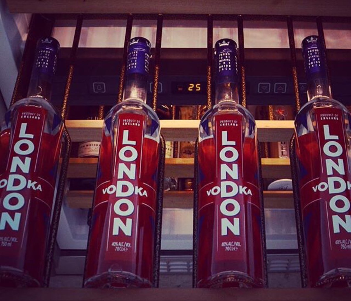 LondonVodka's tweet photo. R u stocking up for your summer weekends? This is what a winning bar should look like #QueenApproves #LondonVodka https://t.co/O8mIOciBnS