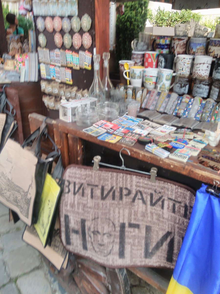 CatherineBrave's tweet photo. #Lviv #Rynok #square https://t.co/olOkBFIXG9
